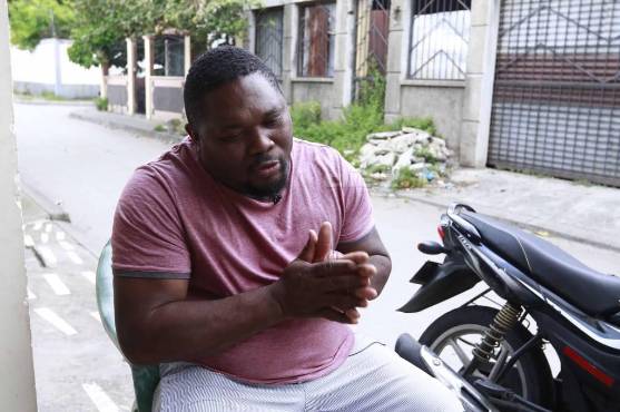 Don Félix trabajó siempre en la cocina para mantener a su familia con el pan de cada día.