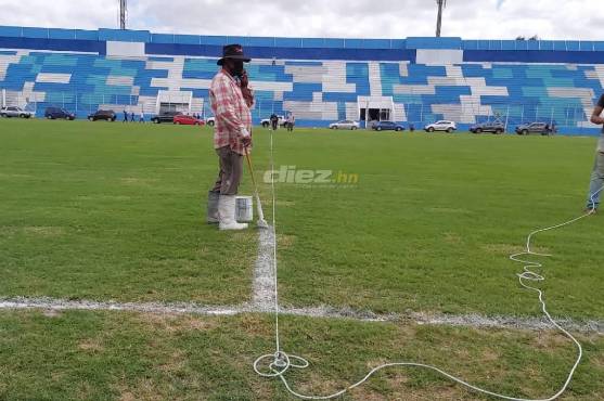 Así se encuentra la cancha del estadio Nacional de Tegucigalpa. FOTO: 18 de ferero del 2022.