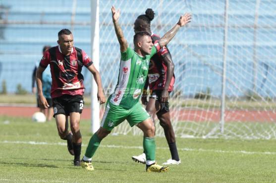 El Platense es capitaneado por el mediocampsita Jorge Cardona.