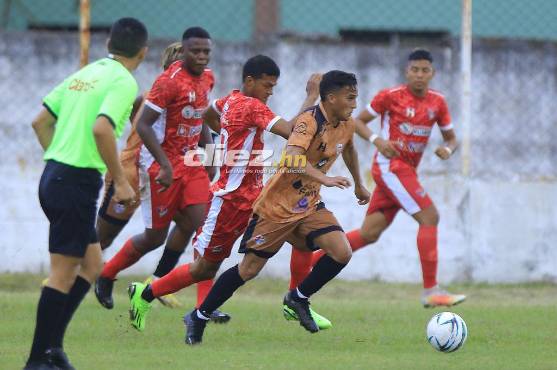 Siete partidos fueron programados para este sábado y también habrá siete compromisos el domingo. Foto: Neptalí Romero.