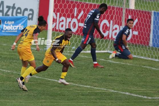 Real España se baja a Motagua, iguala su mejor racha histórica de triunfos y se pone a un punto del líder