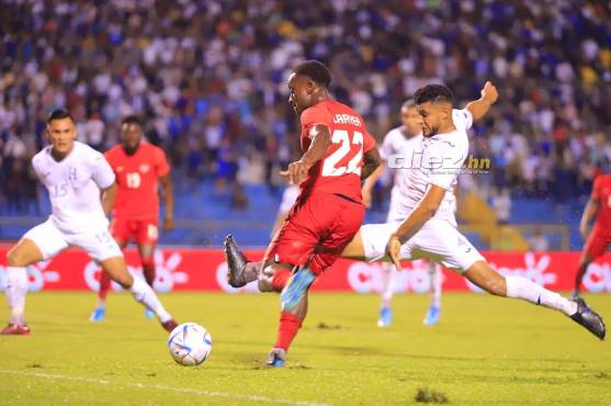 Richie Laryea es un problema para la defensiva de Honduras. FOTO: Yoseph Amaya.