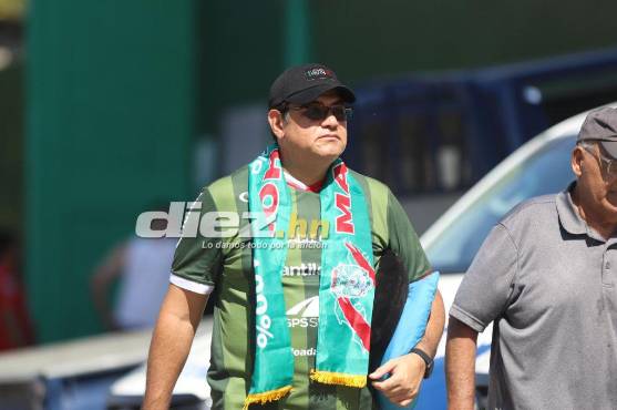 Noé y Francisco Garay, fueron los primeros aficionados en ingresar al Yankel Rosenthal. Foto Diez: Mauricio Ayala