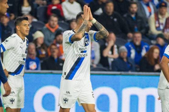 Monterrey terminó el partido con un hombre menos, pero aún así logró llevarse el triunfo.