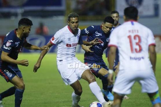 Con un golazo de Bryan Moya, Olimpia rescata el clásico en los últimos suspiros ante el Motagua