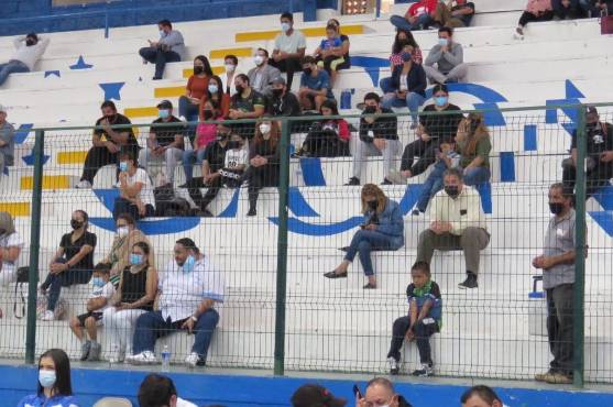 Familiares de los atletas los acompañaron en este agasajo que les preparó la Condepah.