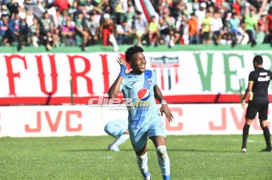 La celebración de Yeison Mejía tras marcar el 1-0 ante Marathón. Foto Diez: Héctor Edú