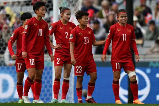 Las jugadoras de Vietnam salieron tristes luego de la goleada.