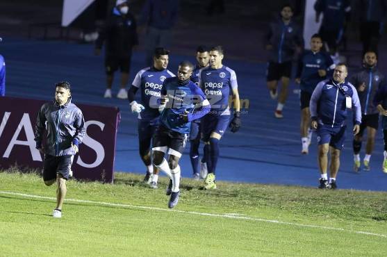 Comunicaciones y Júnior Lacayo le sacan la copa del bolsillo a Motagua y se coronan campeones de la Liga Concacaf