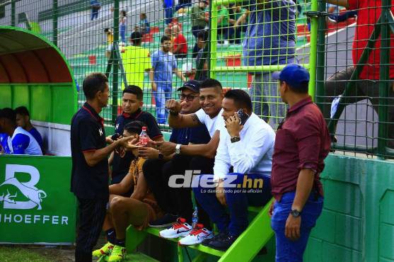 Carlo Costly, histórico goleador de Honduras, estuvo presente en el Yankel.