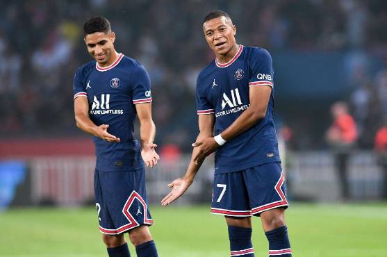 Jugador del PSG llora la salida de Mbappé y le envía un mensaje a la estrella francesa