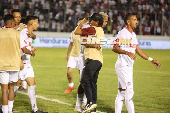 Pedro Troglio tras el triunfo ante Vida: “Ojalá podamos ser tetracampeones que es lo que más sueño”