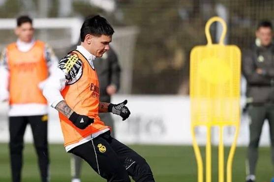 Xabi, sobre Mastantuono: “Estaba sufriendo y decidimos parar; ahora entrena sin dolor”