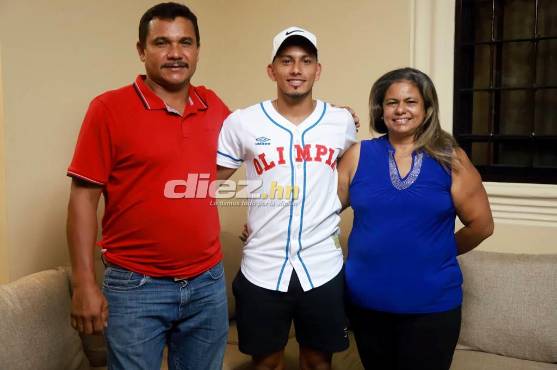 “Para mí es un orgullo mi hijo, Dios lo bendiga y ahora depende de él seguir creciendo en su carrera”, dijo don Edwin, padre del jugador. FOTO: Franklin Muñoz.