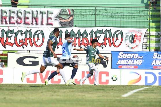 Arriaga tuvo la primera jugada clara de gol para Marathón. Foto: Héctor Edú