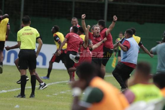 Locura en el Yankel: Marathón y Vida regalan infartante empate en un show de goles y volteretas en icónico partidazo