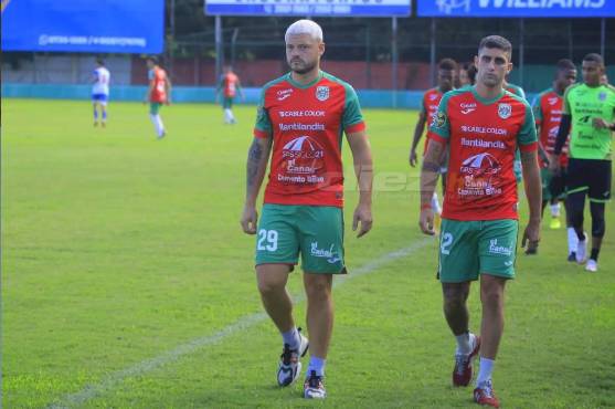 Los argentinos, Braian Molina (izquierda) y Lucas Campana (derecha) empezaron este miércoles pretemporada con el Marathón.