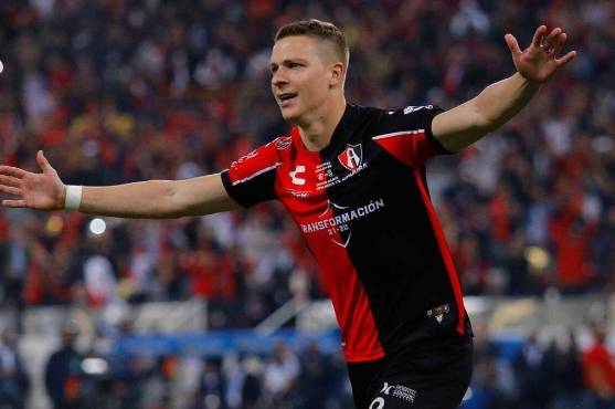 El delantero Julio Furch, es el más peligroso y determinante de los de Guadalajara.