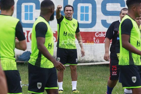 Rambo ha entrado bien con el grupo quienes le guardan respeto por su trayectoria.