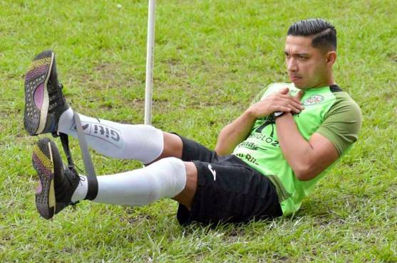 Emilio Izaguirre no continúa con Marathón. El defensa apunta al retiro profesional.