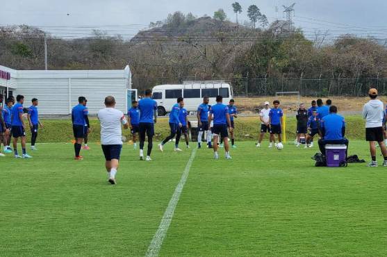 Olimpia afina los últimos detalles para enfrentar al Vida el domingo en el estadio Nacional. Foto: Diez.
