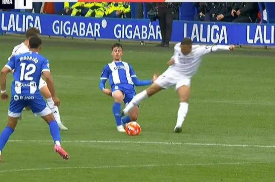 ¿Se pierde la final de Copa del Rey? La dura entrada de Mbappé por la que se fue expulsado; Barcelona pendiente