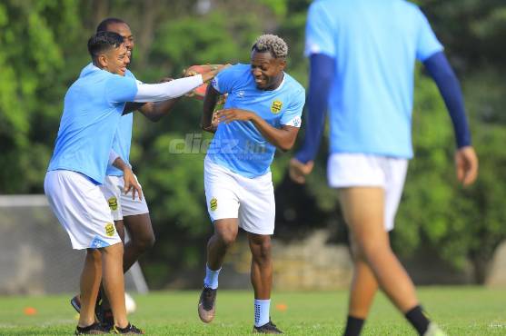 Kevin Álvarez se confiesa: “Al inicio nos abucheaban, solo la familia iba al estadio; me sentiré fracasado si no soy campeón”