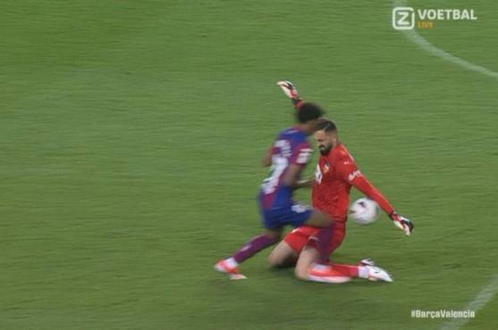 ¡Hat-trick de Lewandowski y tres puntos a la bolsa! Barcelona sufrió para vencer al Valencia y sigue peleando por LaLiga