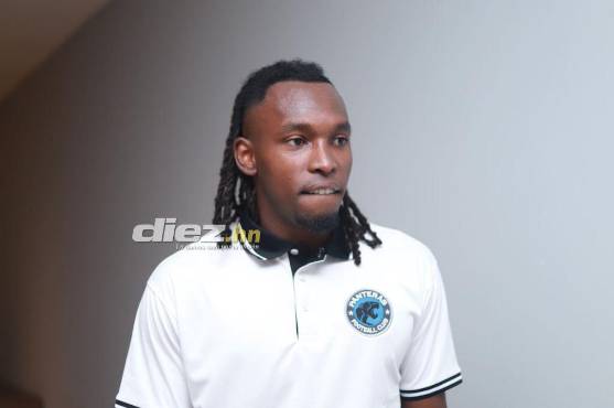 Alberth Elis dice que la próxima semana se unirá al Burdeos, pues aún tiene contrato. Foto: Mauricio Ayala.