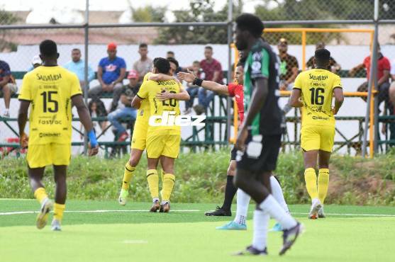 César Romero puso a ganar a Real España ante Juticalpa. Foto Diez: José Anibal Vásquez.