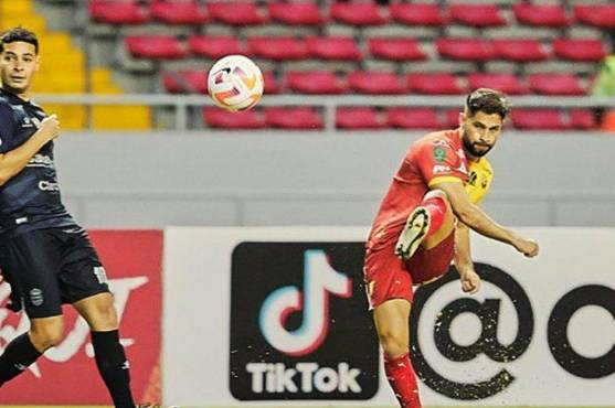 Herediano logró irse al descanso con marcador de 2-1.