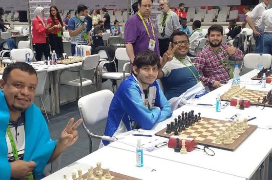 Jugadores masculinos de ajedrez que nos representan en Chennai, India.