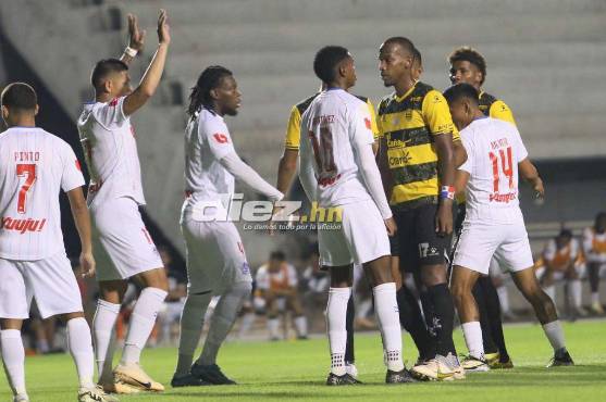 Olimpia gana por la mínima al término del primer tiempo. Foto: Marvin Salgado