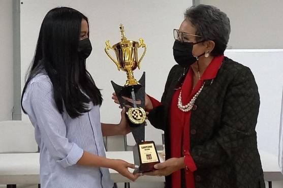 Andrea Nicole García, ganadora del primer lugar.