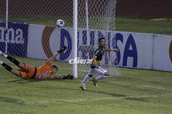 Isaac Castillo puso a ganar a Marathón frente al Victoria. Foto: Edwin Romero.