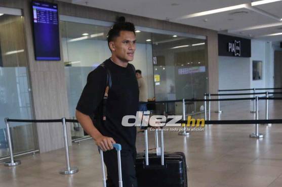 Denil Maldonado aterrizó a Palmerola cargado de maletas Foto: Alex Pérez.