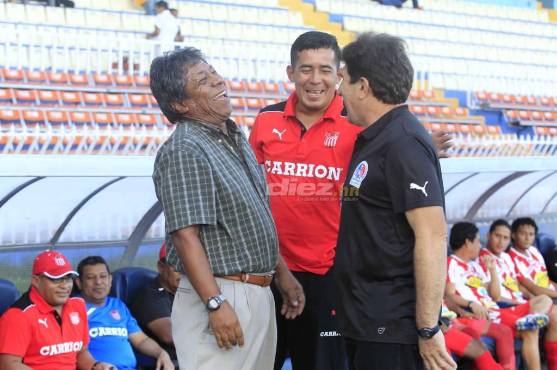 Héctor Vargas se consolidó como entrenador cuando fue tres veces campeón con Olimpia.