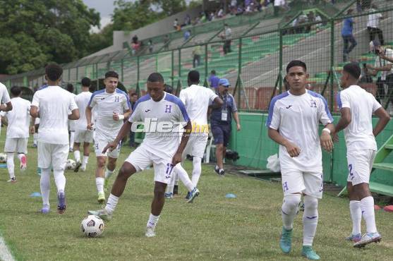 Honduras calienta ya para el partido ante Curazao que arranca a las 3:00 pm.