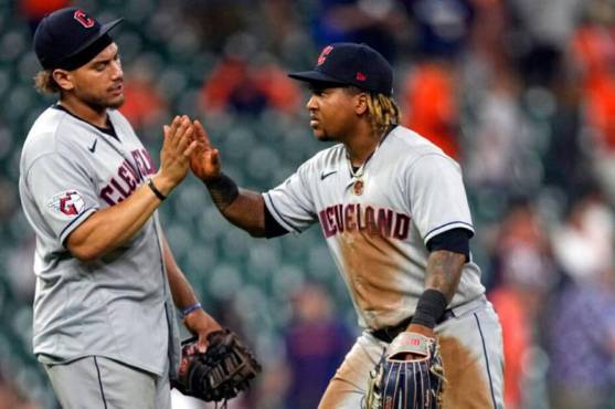 Astros de Houston siguen dando triunfos.