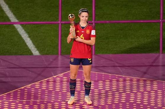 Sigue el reinado español: Aitana Bonmatí conquista su primer Balón de Oro y es nombrada la mejor jugadora del mundo