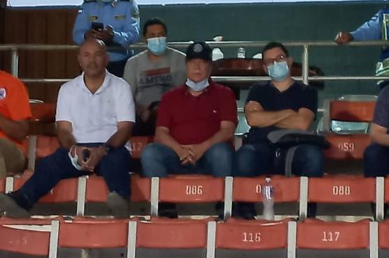 El entrenador Hernán Darío Gómez estuvo junto a su cuerpo técnico en Danlí.