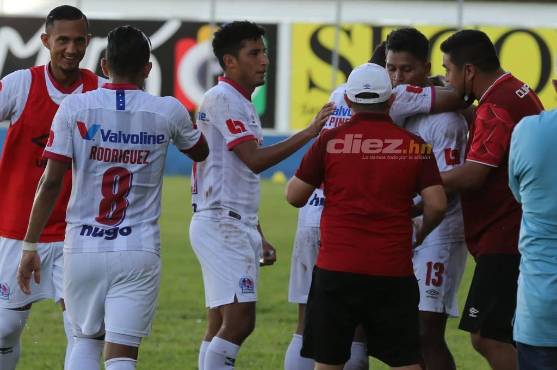 Así celebró el Olimpia el gol del triunfo de Bryan Moya en Olancho. FOTO: Estalin Irías