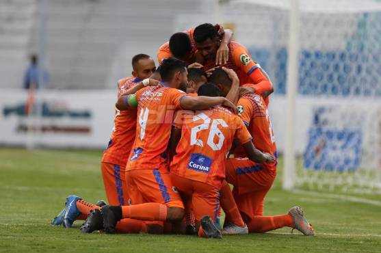¡Golazo incluido! Lobos UPNFM borra a la Real Sociedad y le gana 2-0 en el Nacional por la fecha 2
