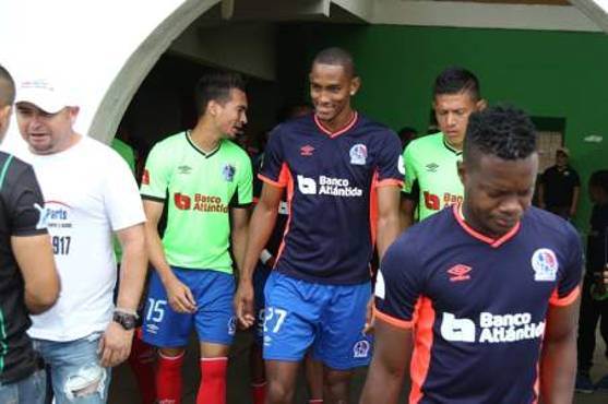 Jerry Bengtson es titular hoy con Olimpia. Júnior Lacayo va a la banca. Foto Juan Salgado