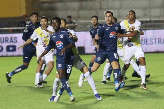Motagua le asesta humillante derrota a un Génesis que mereció mejor suerte; los azules presionan arriba