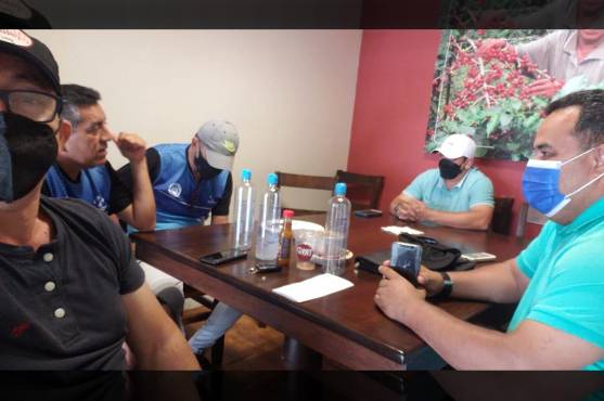 Vuelve la armonía a Victoria: Salomón Nazar se reunió con la junta directiva y definen premios para jugadores