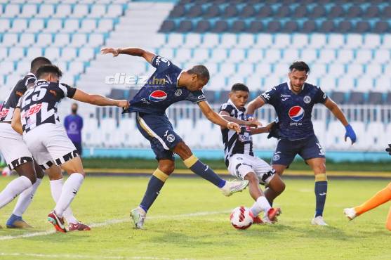 Ángel Tejeda erró penal y Motagua cedió un empate de local ante Tauro; irá a Panamá a jugársela toda