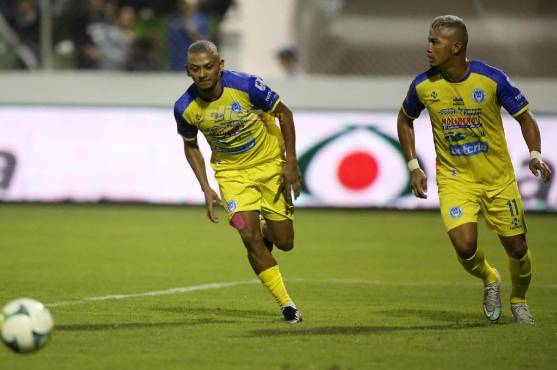 Alexy Vega anotó cuatro goles en la etapa de liguilla: tres al Real España y otro a Motagua.