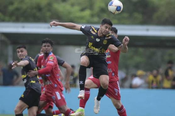 El paraguayo Pedro Báez ya luce la camiseta aurinegra.