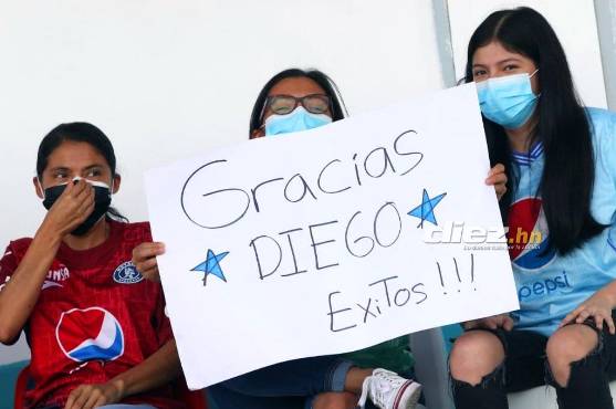 La afición agredece a Diego Vázquez el tiempo y los títulos que les deja en Motagua.